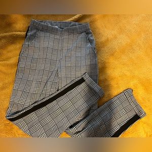 Houndstooth joggers size Xs divided brand